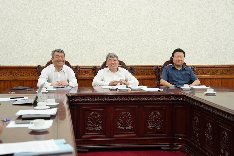 Lãnh đạo Bộ Tư pháp nghe báo cáo về sửa đổi, bổ sung một số điều của Luật Ban hành VBQPPL